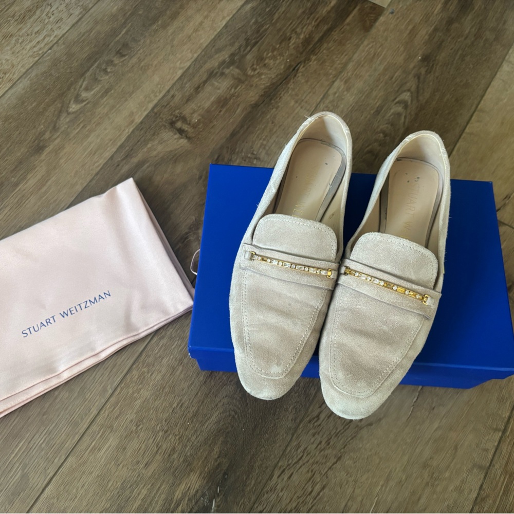 Stuart Weitzman Cream Suede Loafers Gold Crystal Chain Size 7.5